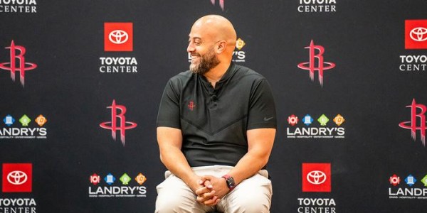 b体育官网-斯通：申京不仅打得极具统治力 身体状态也很出色