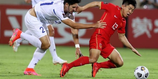 b体育官网-【国足前瞻】最尴尬主帅可有奇迹？李霄鹏难走前人路