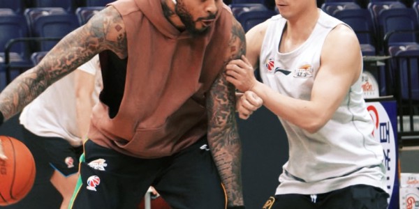 b体育app-备战青岛！赵继伟开启合练但缺席今晚比赛，杨鸣展望对手给足认可