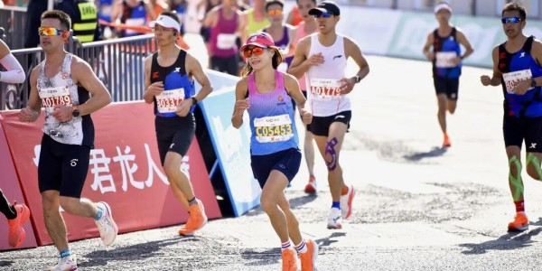 b体育下载-厦马C区破三的曾雪梅：当一个送外卖的女人，从40岁开始跑步