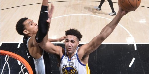 大帽字母+隔扣文班 起伏赛季勇士挖掘出内线宝藏