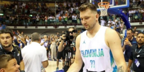 b体育官网-东契奇冲MVP正当时？健康决定他未来高度