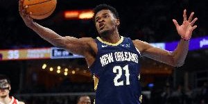 差一板两双！米西半场4中2得10分9板1盖帽 前场篮板有4个