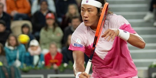 b体育-法网连续两年输给前亚军 张之臻今年红土依然“红”