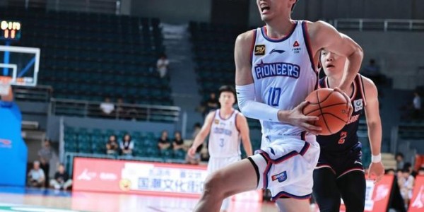 b体育app-北控又一笔签约达成！2米06潜力锋线投奔张庆鹏，能否获得重用？