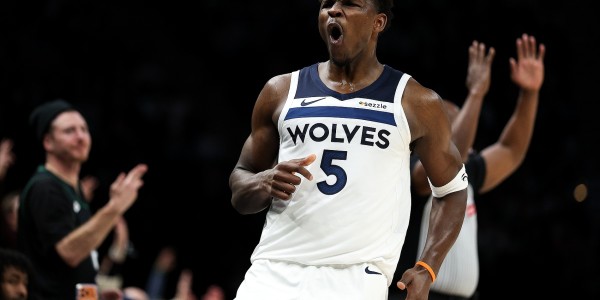 b体育app-阿里纳斯：华子配得上更多MVP讨论 他攻防出色&amp;amp;进步体现在战绩上